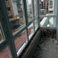 Скління балкона в новобудові у Львові 6
