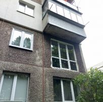 Панорамне скління в кімнаті замість балкона 6