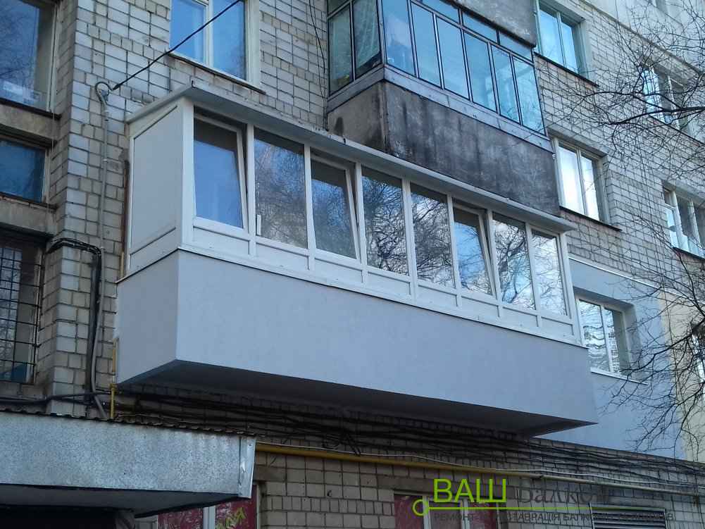 Теплий балкон у Львові
