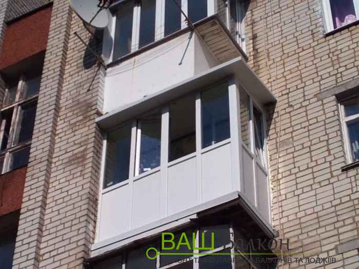 Скління балкона в багатоповерхівці Львів