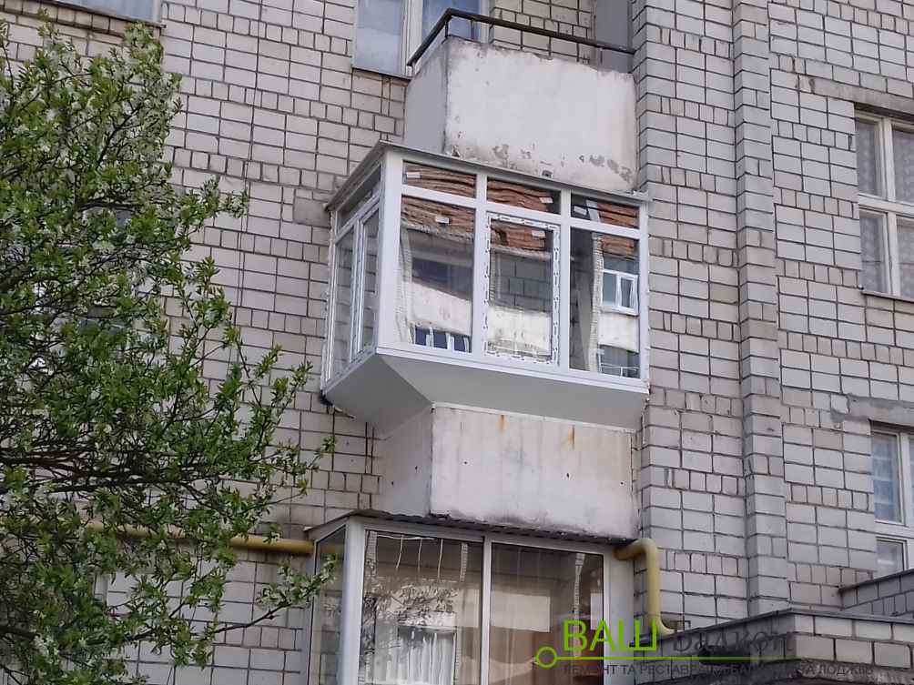 Остеклить балкон Львов