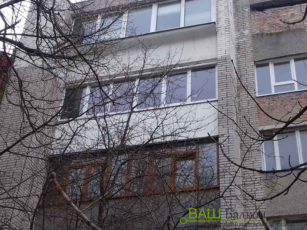 Засклення лоджії вікнами ПВХ Львів