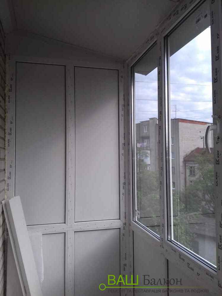 Монтаж металлопластикового балкона Львов
