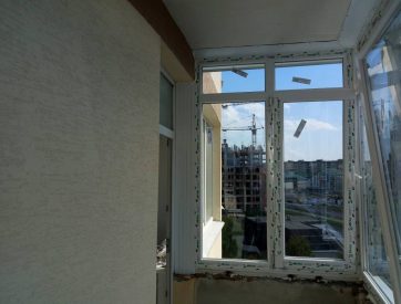 Скління балкона в новобудові Львів Ваш Балкон