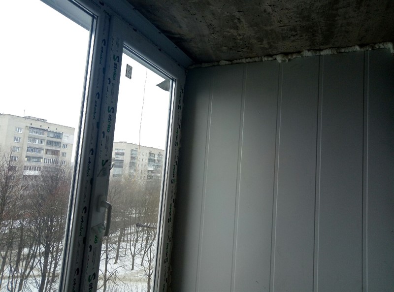 Остекление маленького балкона Львов