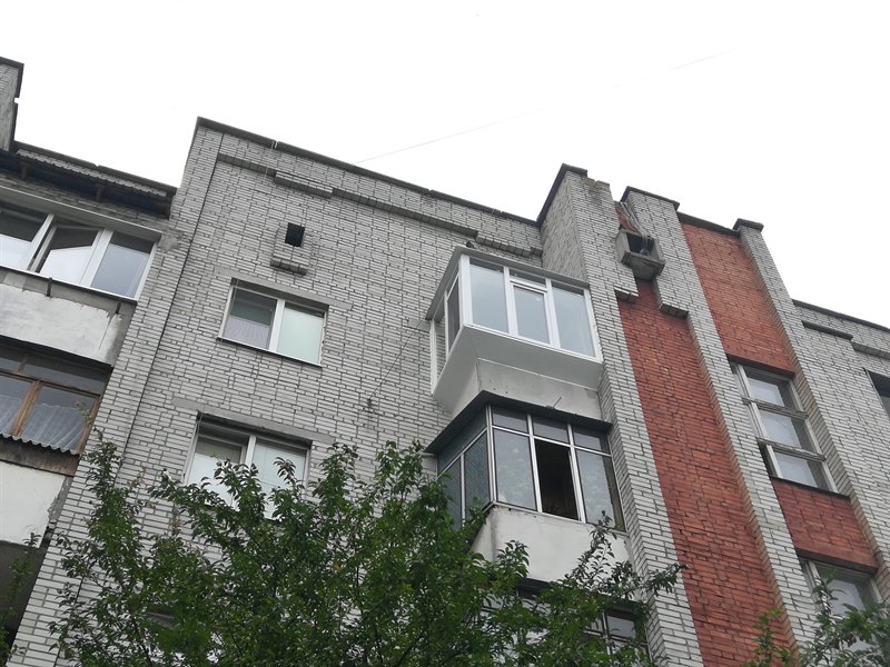 Скління балкона з великим підвіконням Львів