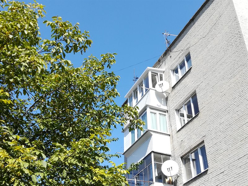 Скління балкона з новим дахом Львів