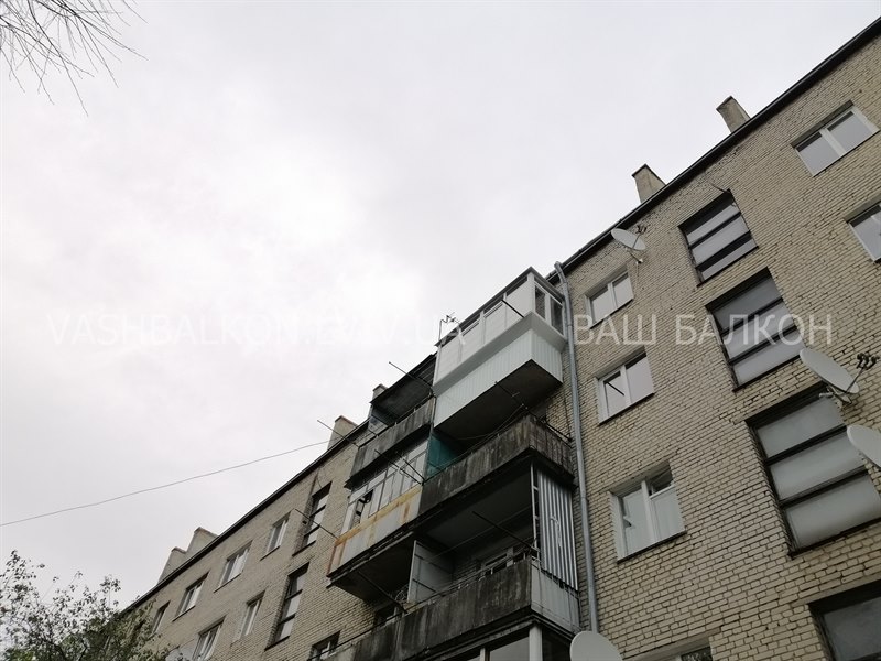 Балкон з виступом по підвіконню Львів