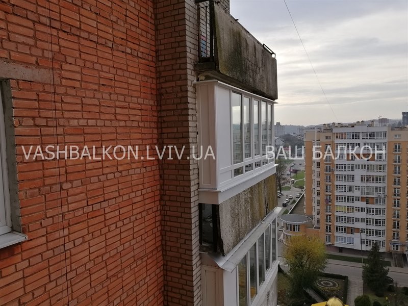 Скління балкона з посиленням бетонного парапету на 13 поверсі