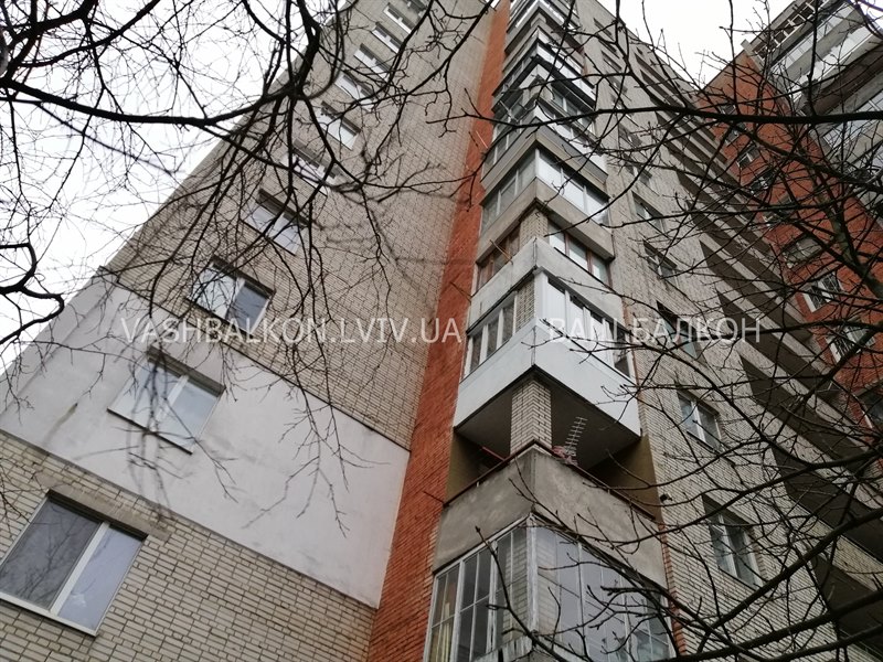Скління нестандартного балкона Львів