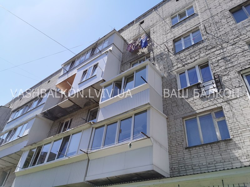 Балкон в гуртожитку Львів