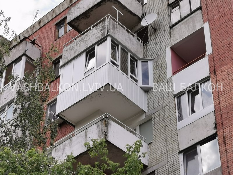 Нестандартное остекление балкона Львов