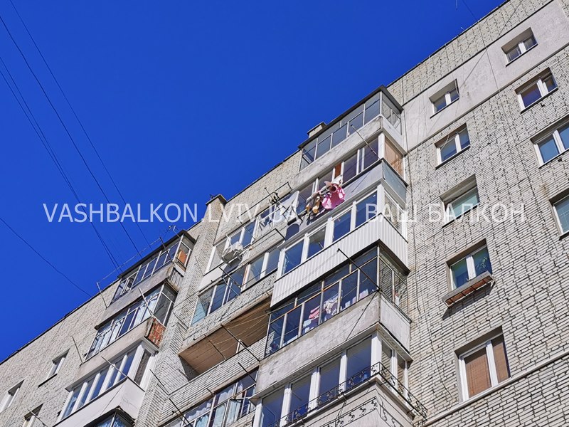 Ремонт балкона з підняттям парапету і склінням Львів