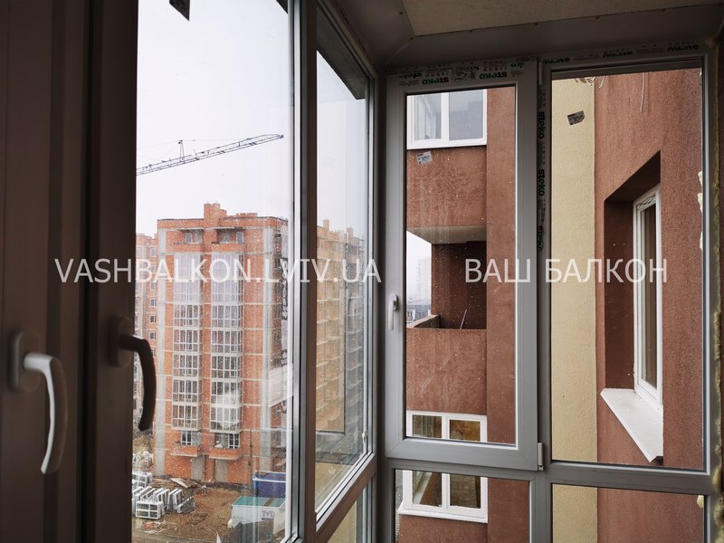 Скління балкона з опущенням парапету Львів