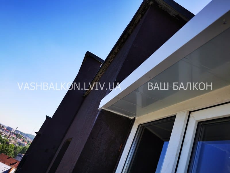 Заміна даху на балконі (профнастил на сендвіч панелі)