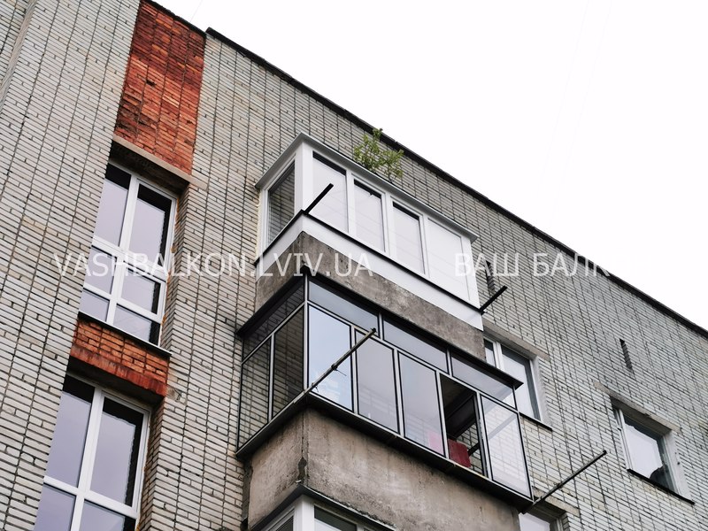 Скління балкона теплими німецькими вікнами Rehau Euro 70