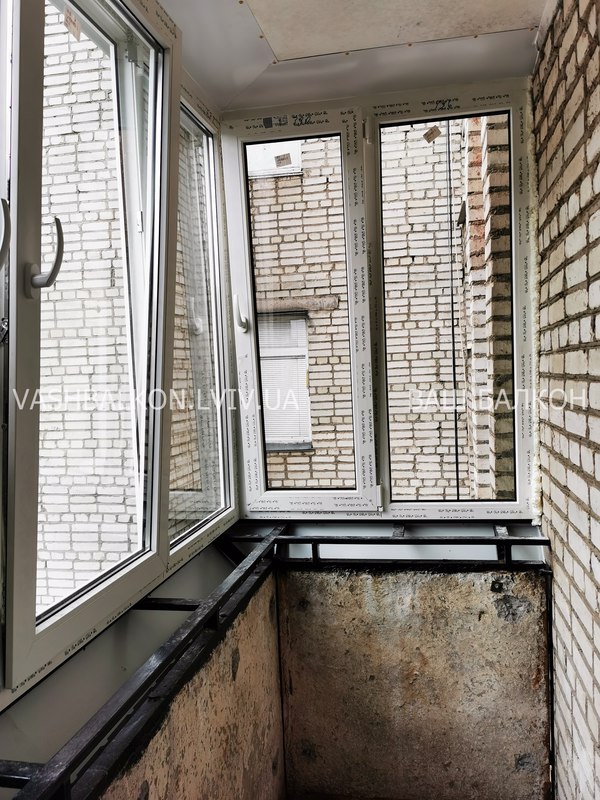 Встановлення вікон з виступом на балконі Львів