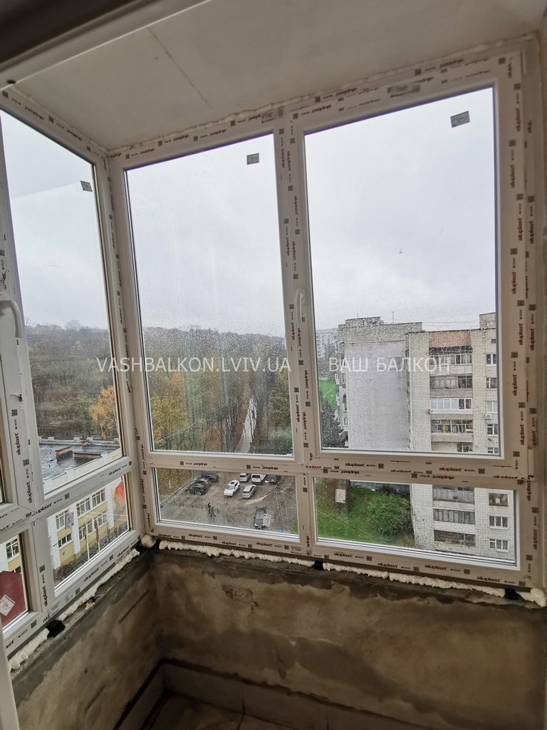 Остекление небольшого балкона Львов